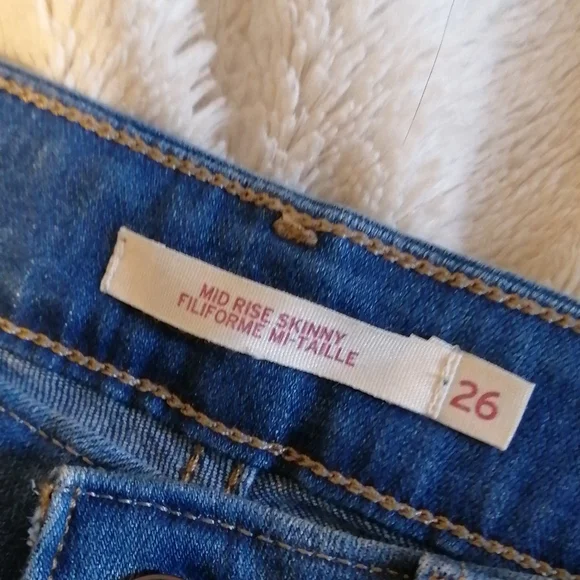 Embroidered Levi's - Picture 3 of 6